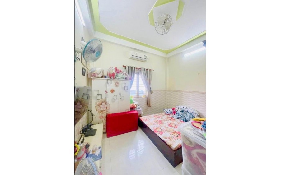 CHỈ NHỈNH 6 TỶ CÓ NHÀ 54M - 3 TẦNG - 4PN -HẺM 6M NGAY CẠNH AEON MALL