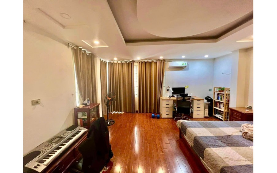 Bán nhà phố Bồ Đề, 63m2, Gara ô tô 7 chỗ, thang máy, 10,7 tỷ