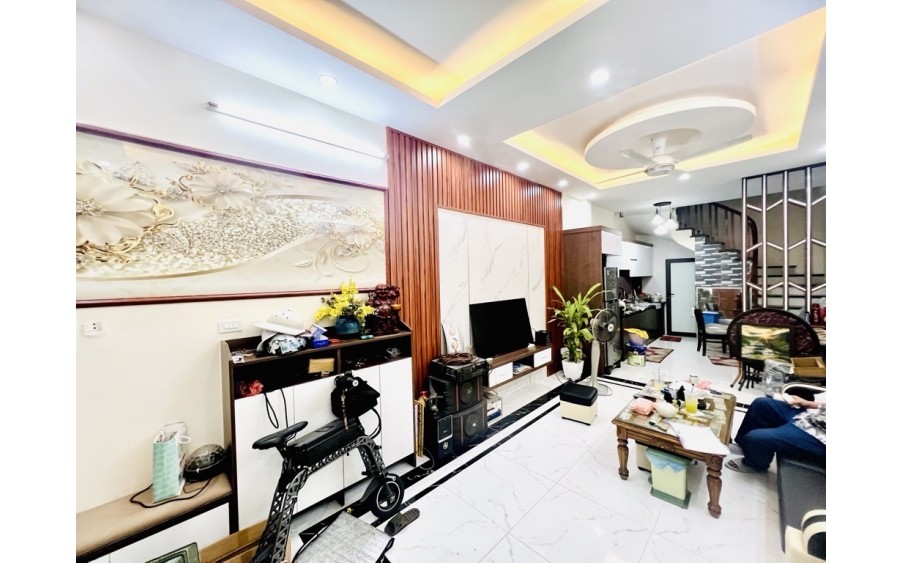 NHÀ NGỌC LÂM 40M2, 5 TẦNG, Ô TÔ ĐỖ CỔNG, NGÕ NÔNG RỘNG THOÁNG, KHU DÂN TRÍ CAO