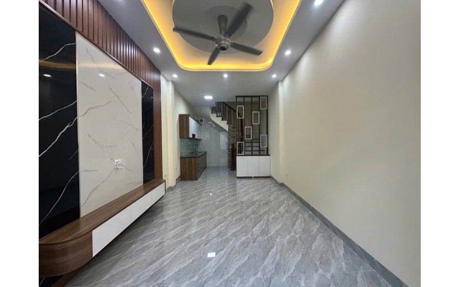 Thanh Lân cực gần phố 30m2, giá chào 4.3 tỷ có thương lượng.