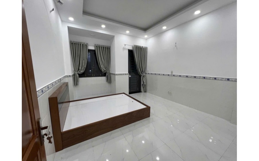 Bán nhà Thanh lý, Lý Thánh Tông, Tân Phú ,dt 4m x 14m, nhà đẹp ở ngay, chỉ 4.2