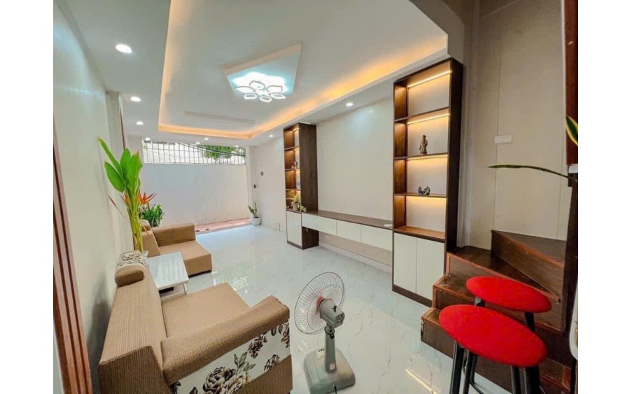 Yên Xá Thanh Trì nhà đẹp 32m2 chỉ 4 tỷ cực gần ô tô.