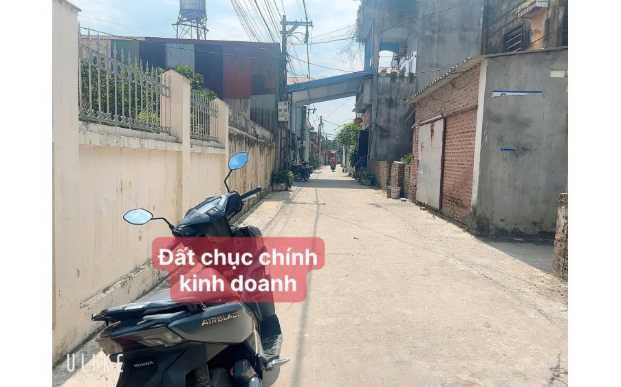 CHÍNH CHỦ E CẦN BÁN RA LÔ ĐẤT ĐƯỜNG CHỤC CHÍNH KINH DOANH DC TẠI ĐÔNG XUÂN SS HÀ NỘI GIA  CẦN TIỀN GÂP GẤP CHƯA  ĐÉN 2 TỶ