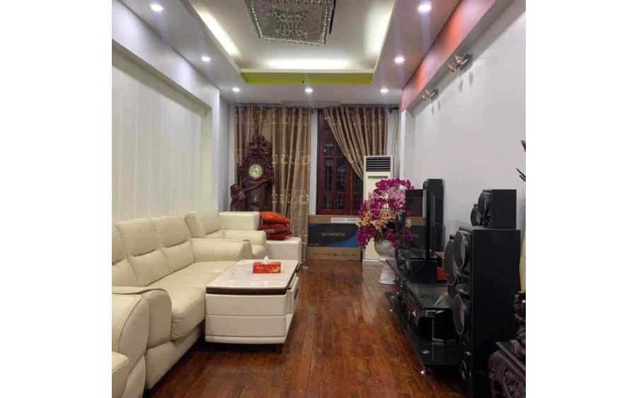 Bán căn hộ chung cư VP6 view đẹp ra hồ Linh Đàm
 Giá: 1.960 tỷ liên hệ 0987663865