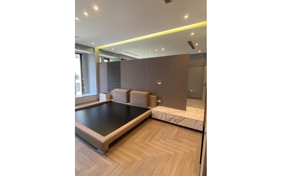 Khương Đình - Thanh Xuân - 40m2 -  6 tầng -  thang máy - ô tô gần -  gia: 9.9 tỷ,