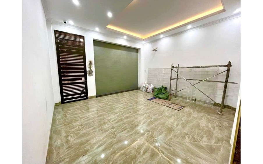 Bán căn hộ dịch vụ Hoàng Hoa Thám, 60m2, 7 tầng thang máy, mặt tiền 4,2m, chào 18,5 tỷ