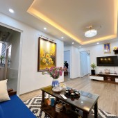 Bán Chung Cư A6D Nam Trung Yên 60m 2PN 1WC Tây Nam tặng nội thất nhà thoáng hơn 3 ty