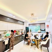 View Amazon! Bán nhà mặt phố Nguyễn Đình Chiểu, 42m2, 7 tầng thang máy, mặt tiền 4.1m, nhỉnh 33 tỉ