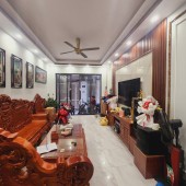 Bán nhà ngõ phố Đại La , Hai Bà Trưng 37m 5 tầng ngõ rộng gần ô tô 15m