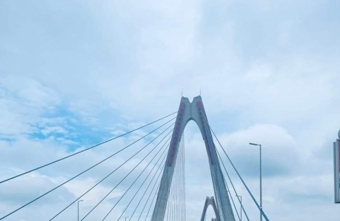 BÁN đất 132m2 Vĩnh Ngọc - Chân cầu Nhật Tân - vài bước ra BRG Smart City -Đường thông ô tô 7 chỗ