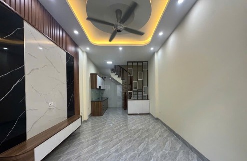 Thanh Lân cực gần phố 30m2, giá chào 4.3 tỷ có thương lượng.