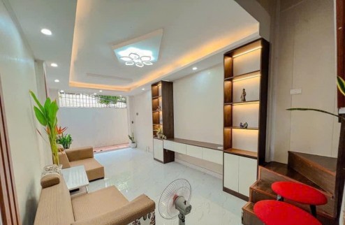 Yên Xá Thanh Trì nhà đẹp 32m2 chỉ 4 tỷ cực gần ô tô.