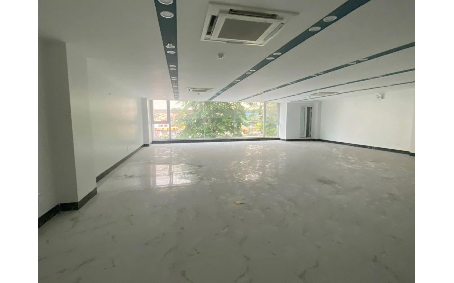 Tòa Building Mặt Phố Hoàng Quốc Việt - Cầu Giấy 200m2, Mặt Tiền Khủng, Vị Trí Vàng