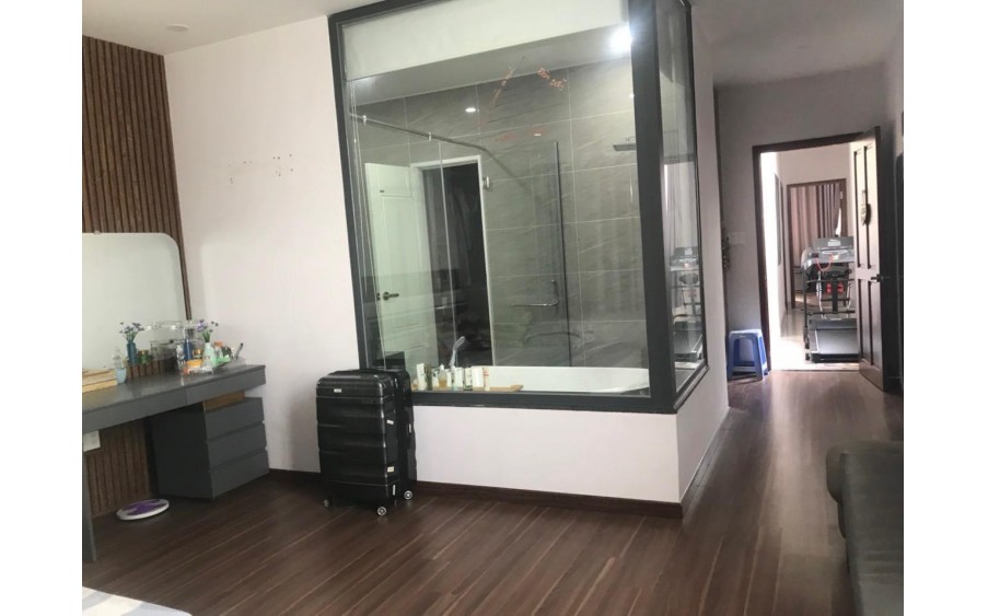 Chính Chủ Bán Gấp Nhà mặt phố Hồ Chí Minh 5 PN, Giá Chỉ 9 Tỷ, 4 Tầng, Hoàn Công Chuẩn