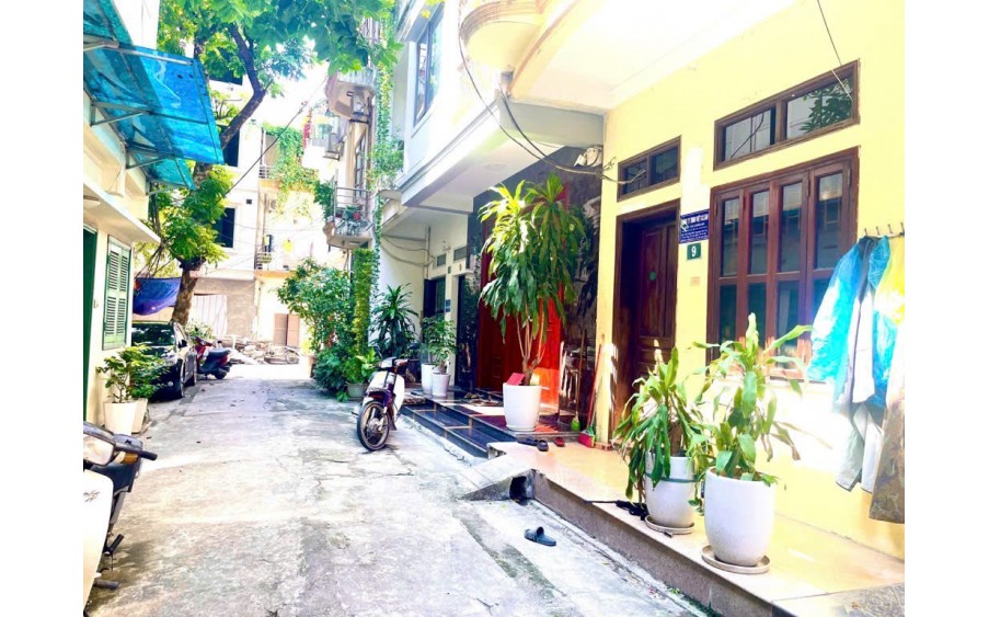 NHÀ ĐẸP NGUYỄN VĂN CỪ  42MX 3TẦNG - VỊ TRÍ ĐẮC ĐỊA - TRUNG TÂM LONG BIÊN - Ô TÔ VÀO NHÀ - 2 THOÁNG - 30M RA MẶT PHỐ