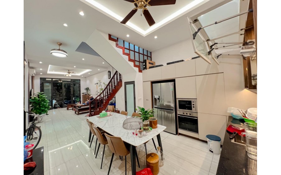 BÁN NHÀ NHÂN HÒA, THANH XUÂN - SÁT PHỐ GẦN OTO TRÁNH - 50M, 5 TẦNG - NHỈNH 10 TỶ