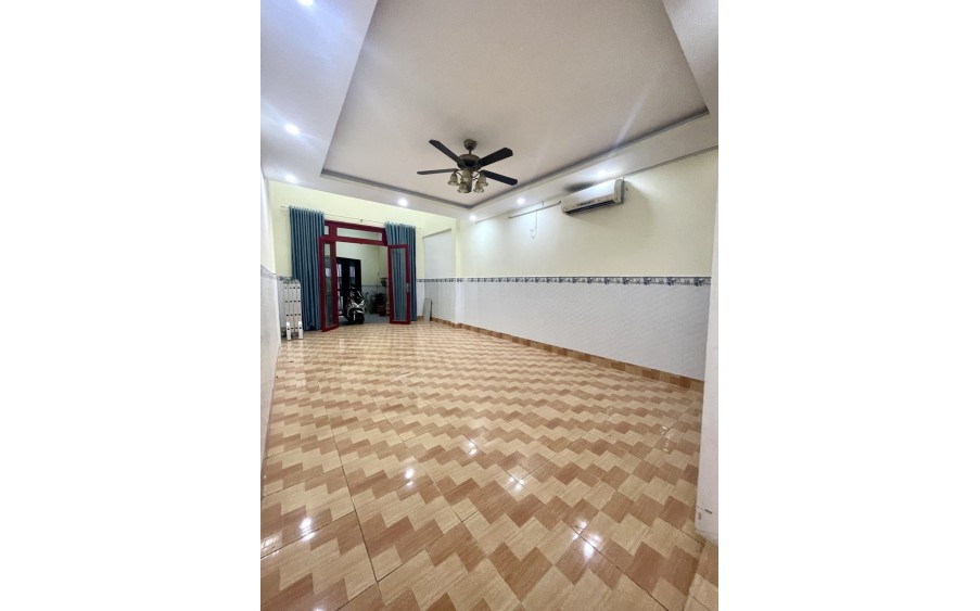DIỆN TÍCH 76M2 CHỈ 4.65 TỶ, NHÀ 2 TẦNG NGANG 4.7 NỞ HẬU 8M DÀI 15M, NHÀ MỚI Ở NGAY, CÁCH PHẠM VĂN ĐỒNG 50M.