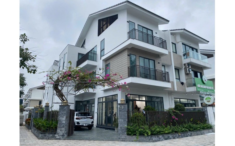 (LÔ GÓC) Bán BT KĐT Mỹ Đình 170mx4T oto tránh vỉa hè KD VP cafe 45 tỷ view vườn hoa Hàm Nghi