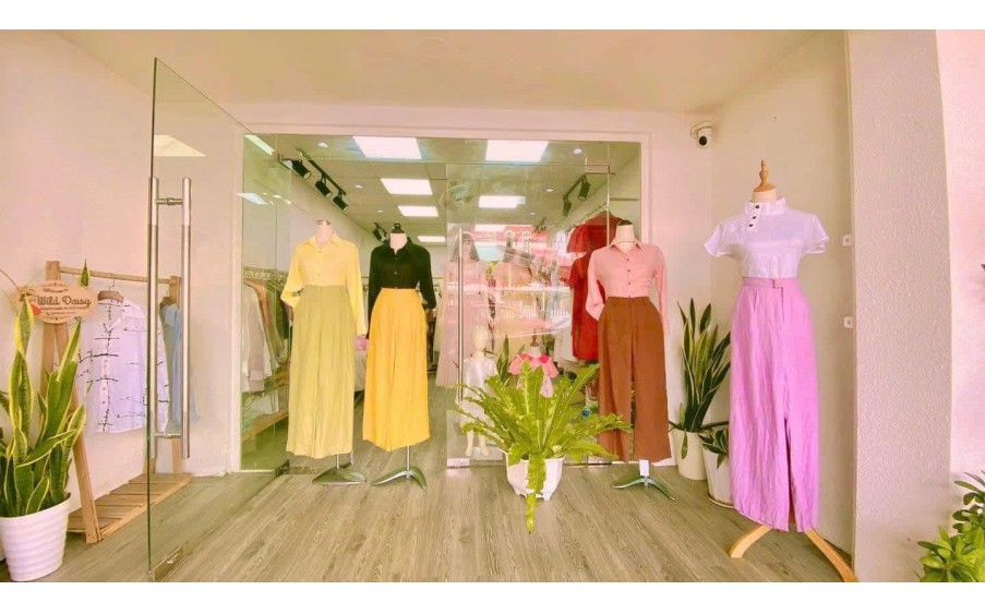 Vì gia đình chuyển vào Sg sống nên mình sang lại shop 76 Lê Đức Thọ