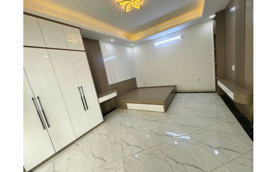 NHÀ NGUYỄN VĂN CỪ 52M2, 5 TẦNG, HAI MẶT THOÁNG, NHÀ MỚI Ở NGAY, 20M RA Ô TÔ TRÁNH