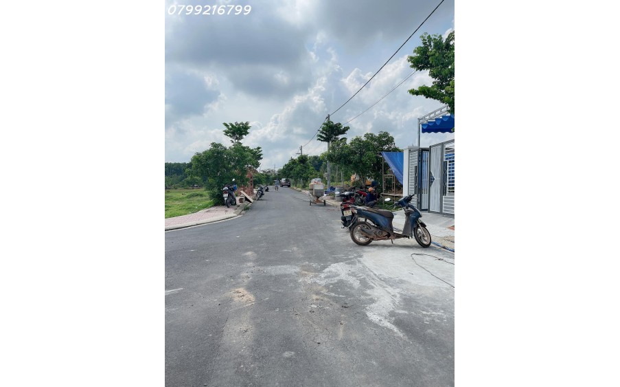 Nhà đẹp Bình Minh Trảng Bom Đồng Nai 1 sẹc QL1A trọn sổ 1 tỷ 6 hỗ trợ vay 3 bên. LH 0799216799 em Trinh.