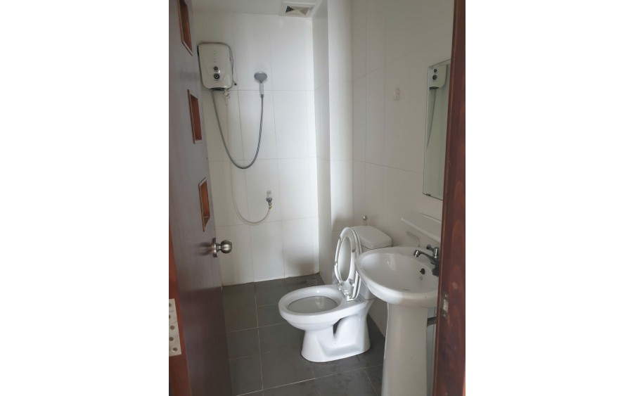 Cần cho thuê căn 2PN 2wc đẹp, diện tích 65m2, ban công thoáng mát