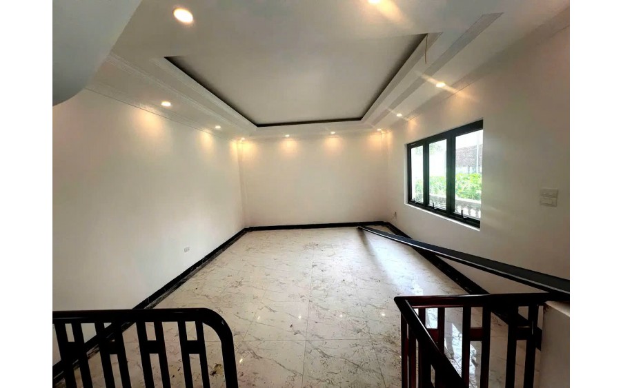 BÁN NHÀ PHỐ TƯ ĐÌNH 45M2,5 TẦNG, 4M, 7.9 TỶ.NHÀ ĐẸP,PHÂN LÔ, Ô TÔ CHÁNH.