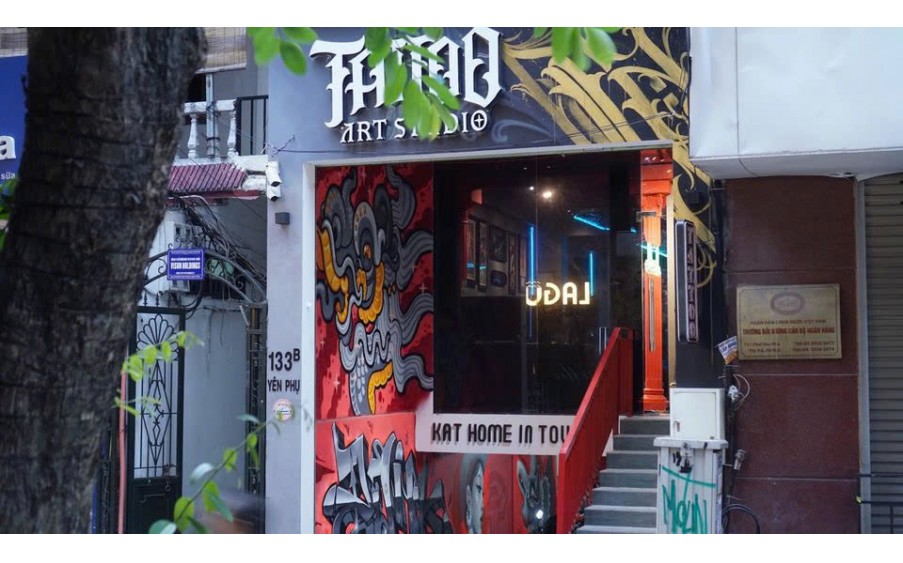 Sang nhượng tattoo studio mặt tiền đẹp tại phố Yên Phụ