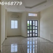 Cho thuê nhà nguyên căn , mặt tiền Huynh Tấn Phát- Quận 7 - giá chỉ 15tr/th
