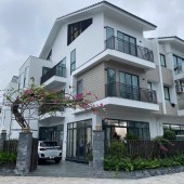 (LÔ GÓC) Bán BT KĐT Mỹ Đình 170mx4T oto tránh vỉa hè KD VP cafe 45 tỷ view vườn hoa Hàm Nghi