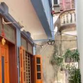 Nhà dân xây Việt Hưng ngay BigC Long Biên.
Diện tích 38m2 mt hơn 4m 4 tầng xây chắc chắn