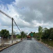 cần bán  lô đất thổ vườn cực đẹp đường  đá xanh  ấp 5 bình đức  bến lức