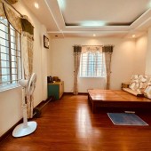 Bán nhà quận Thanh Xuân  Nguyễn Trãi DT 29m 4 tầng lô góc ba bước ra phố nhỉnh 5 tỷ lh lh 0817606560
