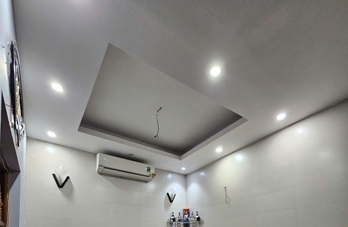 ✳️Bán Nhà  Đê La Thành 40M2 5T MT 7,4 M, Chỉ 7.6 Tỷ Ô tô Vào Nhà Kinh Doanh Đỉnh Ô Tránh trước cổng nhà Thoáng ✳️