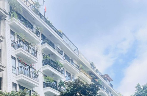 biệt thự ShopHouse Vinhomes Riverside 220m x 4 tầng, mặt tiền 9m, vị trí đắc địa, dòng tiền 1.2 tỷ/năm