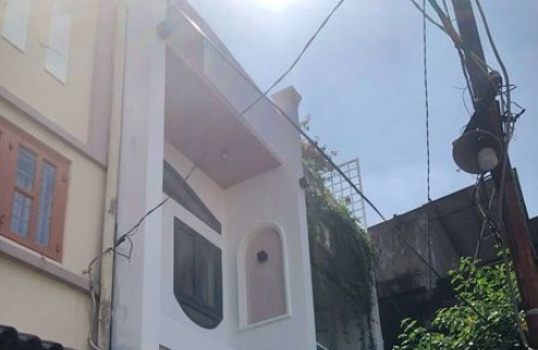 Đường Nguyên Hồng Quận Bình Thạnh Phường 11.
