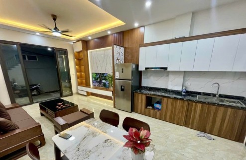 Rẻ đến khó tin! Ngôi nhà mơ ước 32m², 5 tầng, chỉ 5,99 tỷ