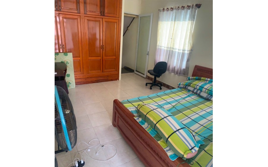 Chủ cần bán Nhà 2 tầng Hẻm Hoàng Diệu, Vĩnh Nguyên, Nha Trang - giá chỉ 60tr/m2. Cách biển Nha Trang chỉ hơn 500m.