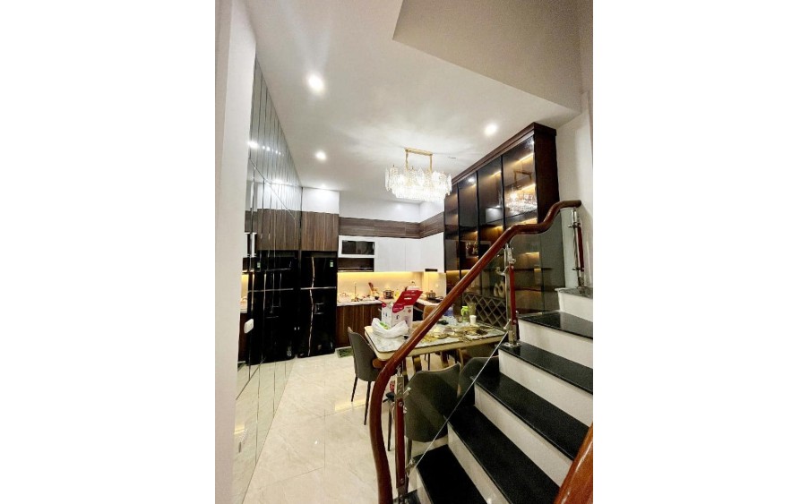 Bán nhà mặt phố Trần Phú 50m vỉa hè kinh doanh đỉnh mặt tiền rộng chỉ nhỉnh 13,3 tỷ đồng.