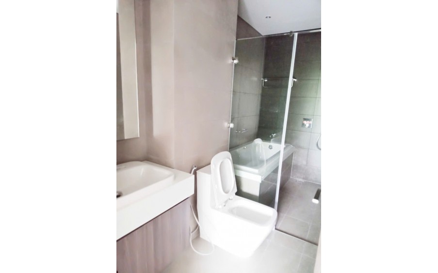 Bán căn hộ 2PN phân khu đẳng cấp nhất Celadon City. Diện tích: 96m2, căn góc view vườn cực thoáng. Giá chỉ 6,3 tỷ.