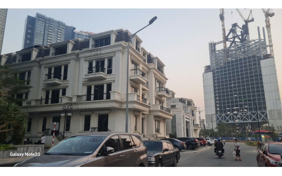 Chính chủ cần bán shophouse thấp tầng Sunshine City 220m 3,5 tầng giá rẻ