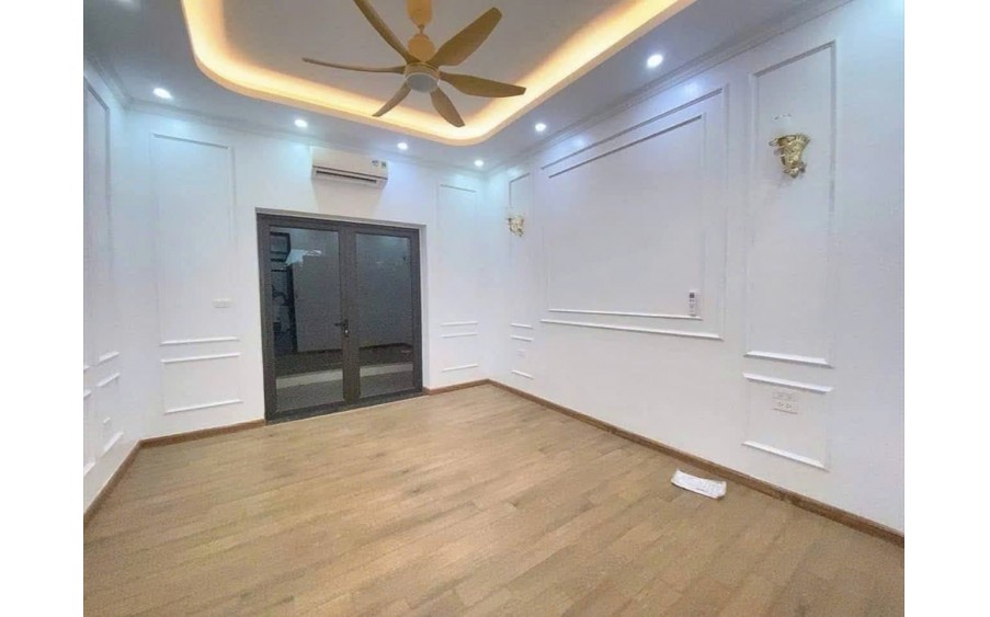 Bán gấp nhà Hà Cầu- Hà Đông 5 tầng, 40m2, giá 6 tỷ  liên hệ: 0978122827