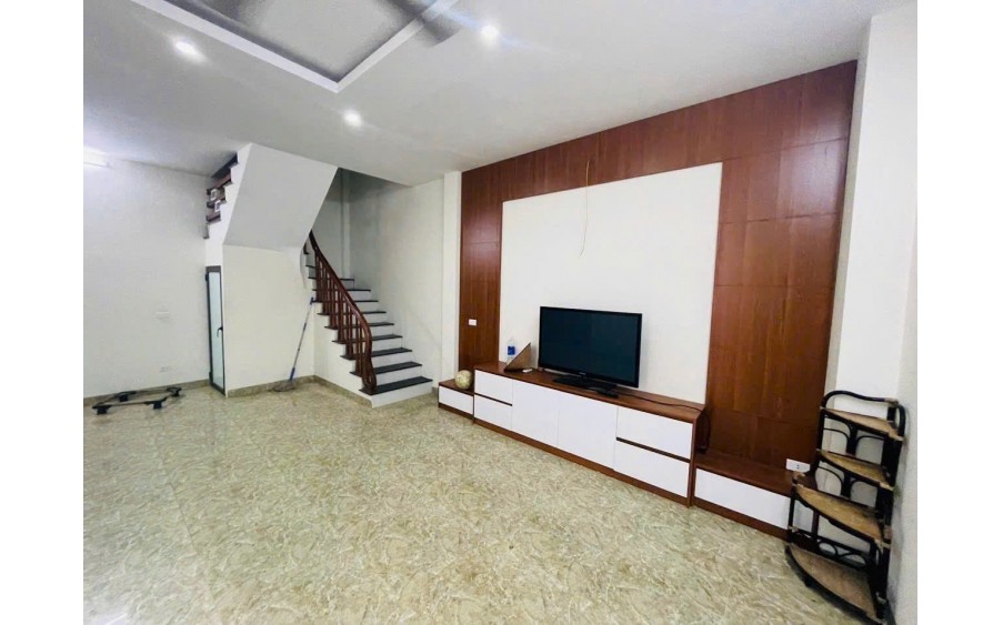 Cơ Hội Vàng: Nhà 4 Tầng Cầu Đơ 5, 50m², Mặt Tiền 4m, Vị Trí Đắc Địa