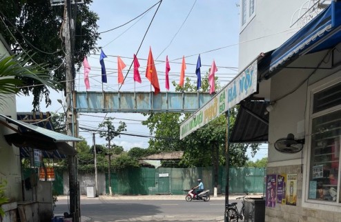 Chủ cần bán Nhà 2 tầng Hẻm Hoàng Diệu, Vĩnh Nguyên, Nha Trang - giá chỉ 60tr/m2. Cách biển Nha Trang chỉ hơn 500m.