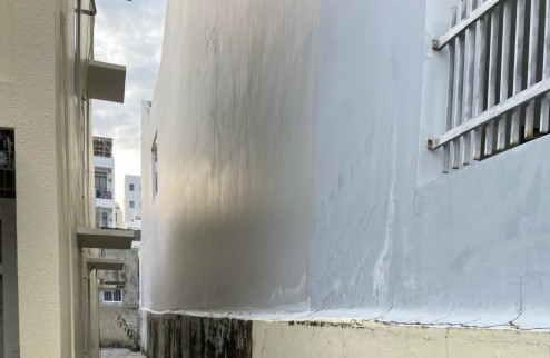 Bán nhà hẻm Hoàng Diệu, Vĩnh Nguyên, Nha Trang, diện tích rộng 134m2, giá cực kỳ ưu đãi 60 triệu/m2. Liên hệ ngay!