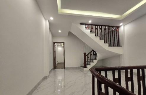 Bán nhà ngõ 266 Nguyễn Văn Cừ , 51m2, 8.8 tỷ thương lượng