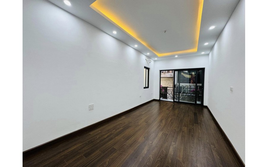 Bán nhà 38m², 5 tầng, 3PN, Hồng Tiến Kéo Dài, Long Biên, 5.5 tỷ, sổ đỏ