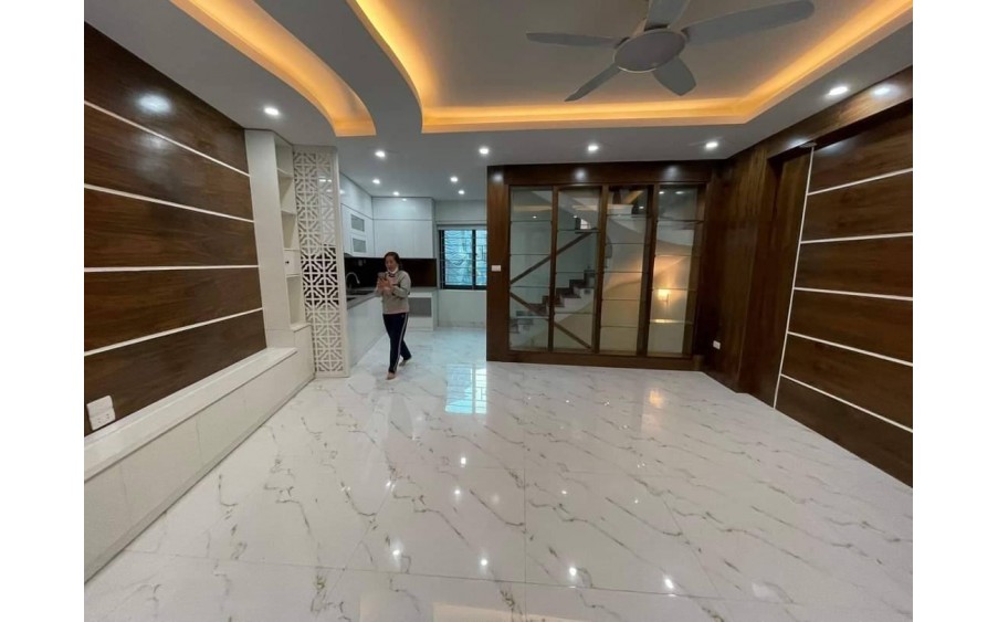 Bán Nhà Xuân La, Tây Hồ.41m2, 6 tầng, gara oto.mt 5m, 11.9 tỷ