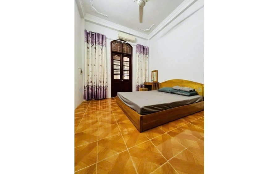 BÁN GẤP NHÀ RIÊNG THANH XUÂN 80M2, 4PN SÁT PHỐ, SDCC, GIÁ CỰC RẺ CHỈ 10 TỶ LH 0975666943