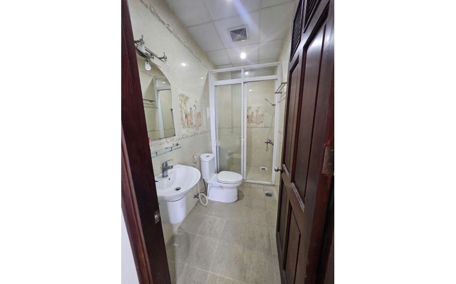 CHO THUÊ NGAY NHÀ ĐẸP 3 TẦNG, 4 PHÒNG NGỦ, 4 TOILET,TÂY THẠNH - TÂN PHÚ - GIÁ CHỈ 18 TRIỆU/THÁNG!